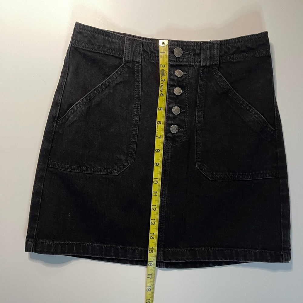 Hollister Denim Skirt. - Picture 4 of 7